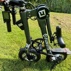 折りたたみ電動アシスト自転車の画像