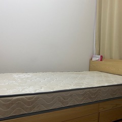 シングルベッド
