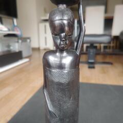 アフリカの彫刻置物の画像