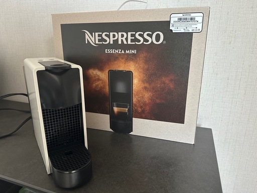 (定価19,800円)ネスプレッソ　カプセル式コーヒーメーカー　ホワイト