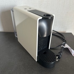 (定価19,800円)ネスプレッソ　カプセル式コーヒーメーカー　ホワイトの画像