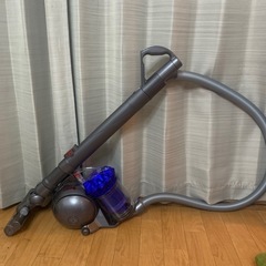 Dysonコード式サイクロン掃除機DC48

