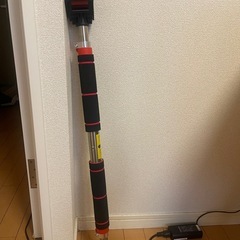 ドアなどに付けられるチンニング（懸垂）バー