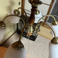 アンティークシャンデリアの画像