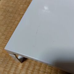 【傷あり品】中古パソコンモニター台（白、幅60cm、奥行25cm、高さ8cm）の画像