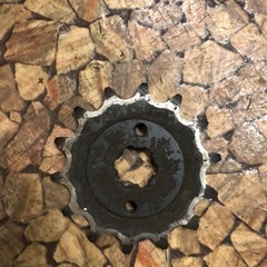 XR230 フロントスプロケ？　2枚セット
の画像