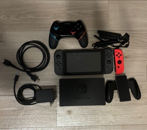 任天堂Switch 本体.  8月22まで