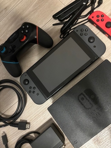 任天堂Switch 本体.  8月22まで