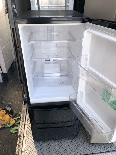 NO 397?福岡市内配送設置無料✨?　三菱 2ドア冷蔵庫（146L） MR-P15Z-B サファイアブラック