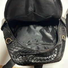 リュック　レザー　3WAY　黒　PU　ショルダー　多収納　イントレチャート　編み込み　上質　ポケット　ノーブランド　合皮　ゴールドの画像