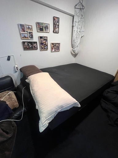 フルセット⭐️
ベッドフレーム、セミダブル、マット、毛布、枕