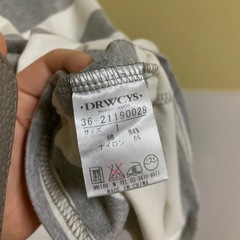 ドロシーズ　背中空き　Tシャツの画像