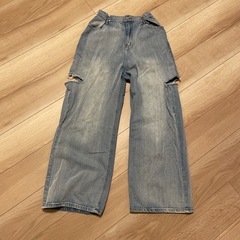 新品▼しまむら☆サイドカットデニム