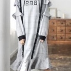20%OFFしました✨【レアかも】【1回着用美品】E hyphen world gallery YUKKAM 終売フリル赤チェックワンピース サイズフリーの画像