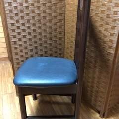 オシャレな椅子　5つあります。の画像