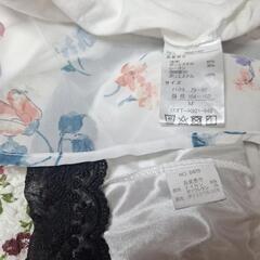 花柄ブラウスの画像