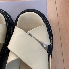 CHARLES & KEITH　サンダルの画像