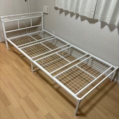 ニトリ　ベッドフレームの画像