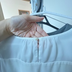 お話中 白 ブラウスの画像