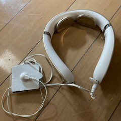 新品パッド付　ラルーナ　ネックマッサージャー 