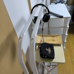 【無料】ヘッドフォン バッグ チェスト押入れケース IKEA 洋服ラック テーブルアームの画像