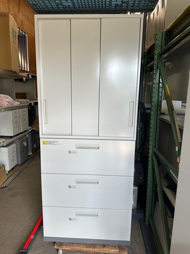 定価23万　内田洋行　3枚引違い書庫+ラテラルキャビネット　ダイヤル錠