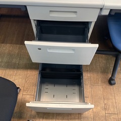 JH-26 【オフィス家具専門店】コクヨの片袖デスクです！の画像
