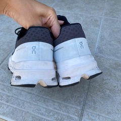 【値下げしました‼️】On/オン 「Cloudultra/クラウドウルトラ」スニーカー　Black | White （メンズ、26㎝）の画像