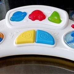赤ちゃん歩行器の画像