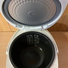 ⭐️TOSHIBA ジャー炊飯器⭐️ ⭐️RC-10HK⭐️の画像