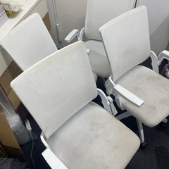【引き取りで1000円あげます】デスクチェア4脚　ホワイト　上下調整