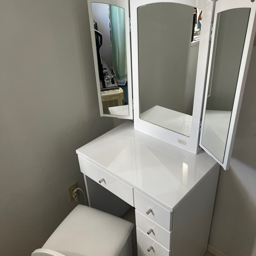 ドレッサー　白