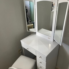 ドレッサー　白