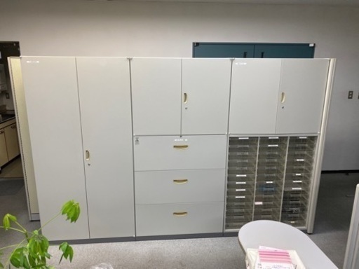決まりました キャビネット 家具 オフィス用家具 ロッカー