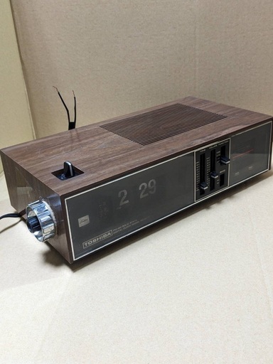 【決まりました】た1970年代【昭和レトロ】東芝　FM/AM solid state  ★デジタルclockラジオ【1970年代】