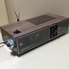 【決まりました】た1970年代【昭和レトロ】東芝　FM/AM solid state  ★デジタルclockラジオ【1970年代】