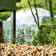 人気のグランピング場【SHITARA VILLAGE】でのアルバ...