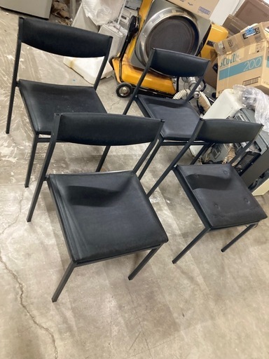 予約あり。コクヨ製オフィス用椅子4脚、売ります。