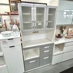 グレーカラーのキッチンボード