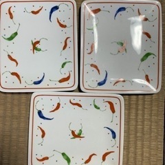 無料　未使用品　可愛い　洋皿3枚