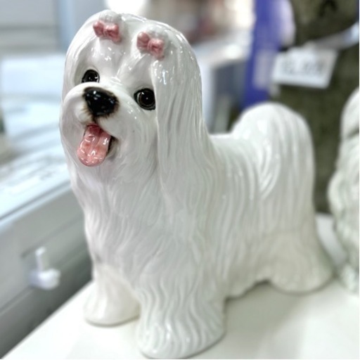 小さめ白い犬の置物