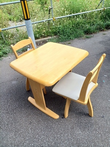 アース　美原店 中古ニトリ　ダイニングテーブルセット回転椅子付き