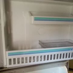 無料の冷蔵庫の画像