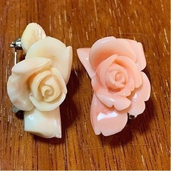 紅白のサンゴ　ブローチ　アクセサリー　