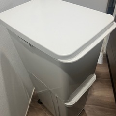 【取引中】2段式ゴミ箱　白の画像