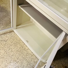 《売約済み》【池上店】  ビーカンパニー　B-company ガラスキャビネット　キャビネット　収納　オフホワイト　コレクションケース　ロココ　廃盤　廃番　希少　デッドストック　の画像