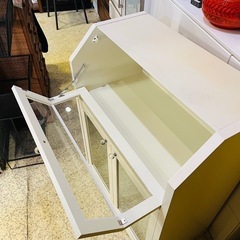 《売約済み》【池上店】  ビーカンパニー　B-company ガラスキャビネット　キャビネット　収納　オフホワイト　コレクションケース　ロココ　廃盤　廃番　希少　デッドストック　の画像