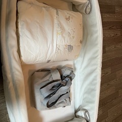 ポータブルベビーベッドの画像