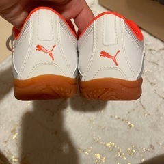 ほぼ新品  PUMA24.5の画像