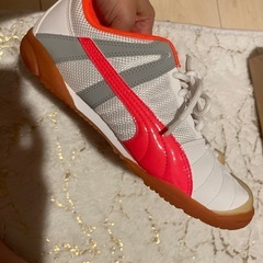 ほぼ新品  PUMA24.5の画像